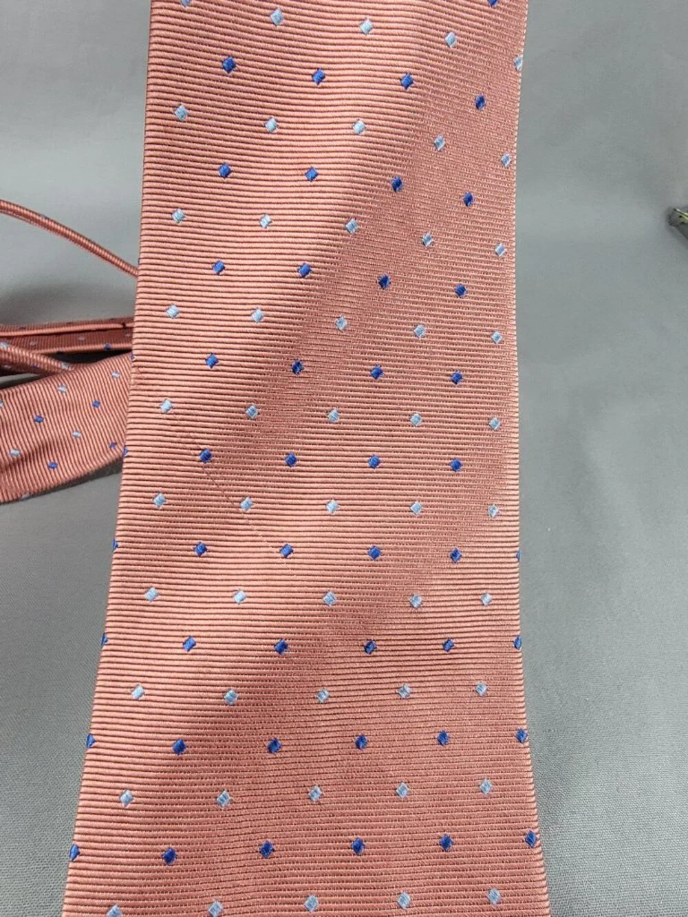 Brooks Brothers 346 Silk Necktie Tie Mens Pink Blue Geometric Diamond Print USA